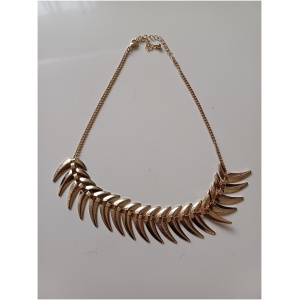 Gold Fishbone Short Collar